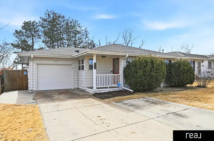 6915 B Street, Omaha, NE 68106 - #2