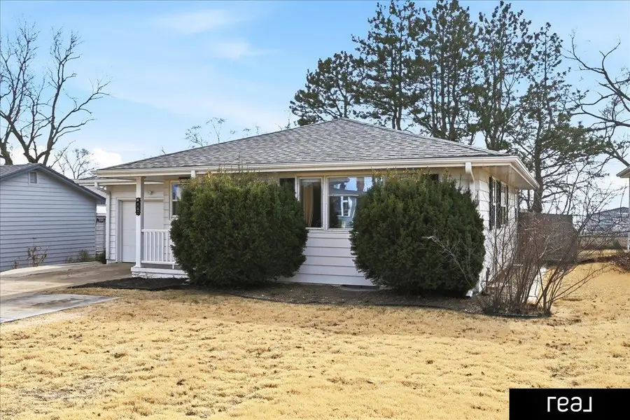 6915 B Street, Omaha, NE 68106 - #3