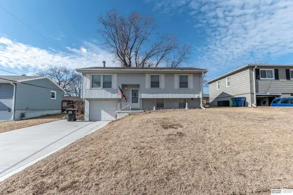 7112 S 78 Street, La Vista, NE 68128