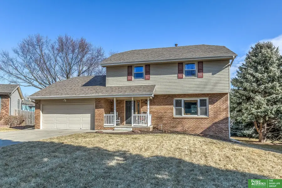 920 Oxford Circle, Papillion, NE 68046 - #2