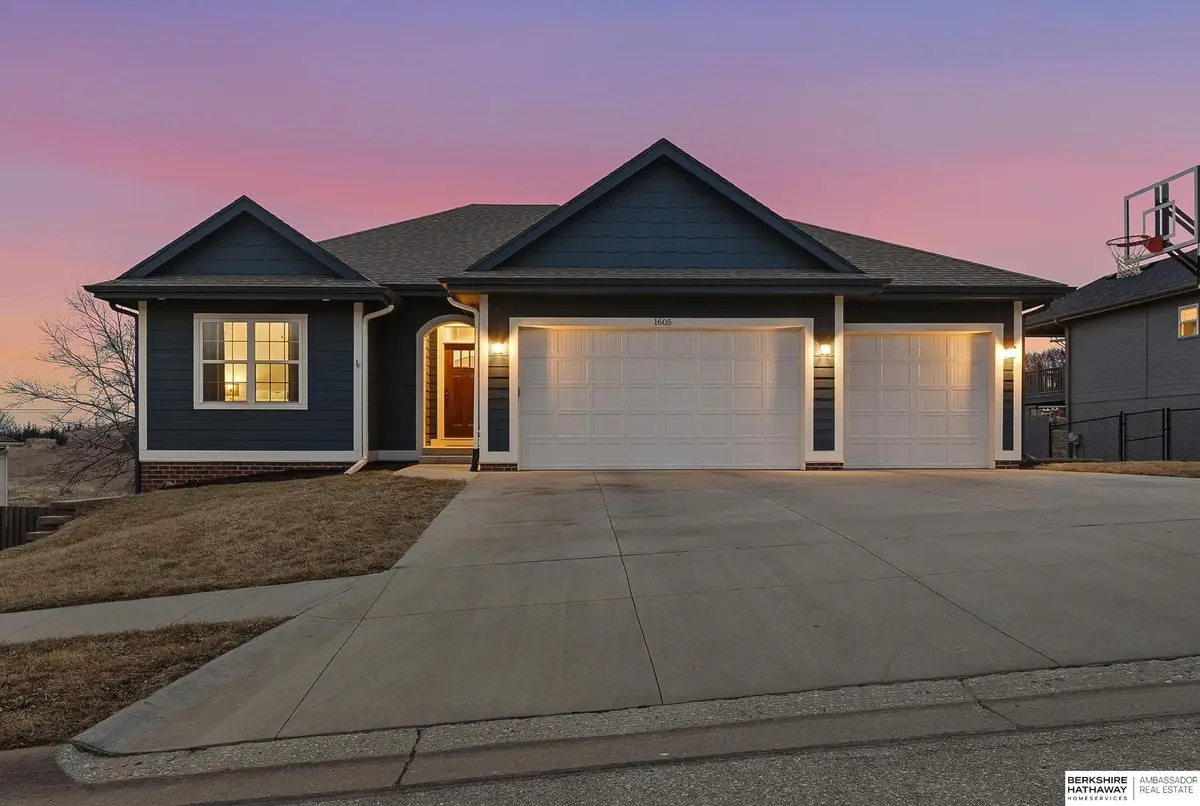 1605 Windsor Way, Fort Calhoun, NE 68023 - #1