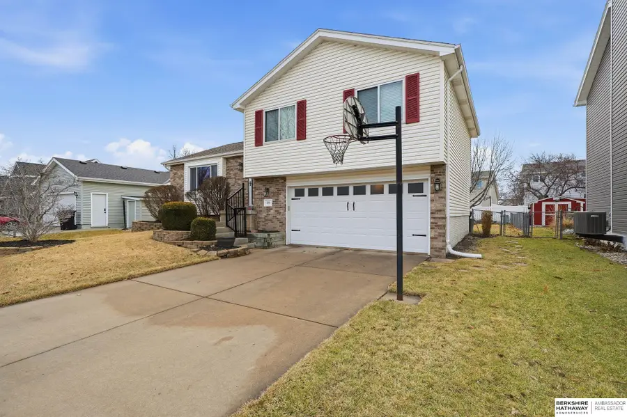 325 W Chadderton Drive, Lincoln, NE 68521 - #2