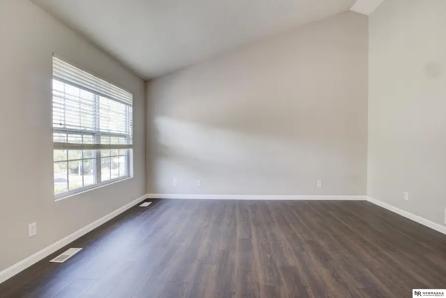 8841 Quest Street, Omaha, NE 68122 - #3