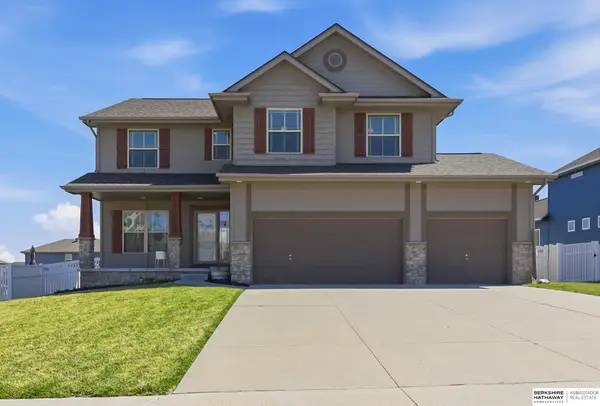 11611 S 110 Avenue, Papillion, NE 68046