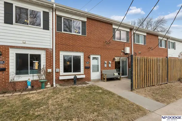 206 Bancroft Plaza, Omaha, NE 68108