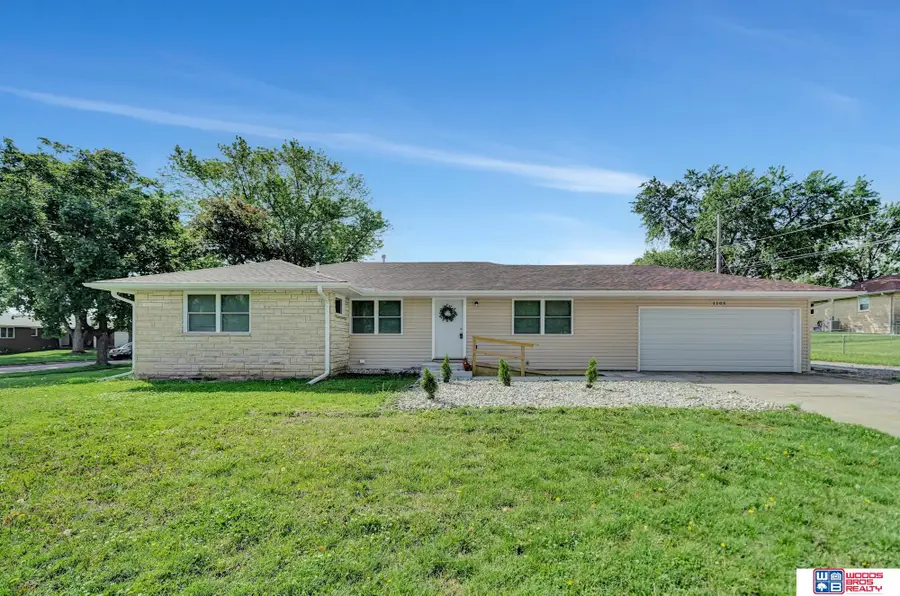 1105 Surfside Drive, Lincoln, NE 68528 - #2