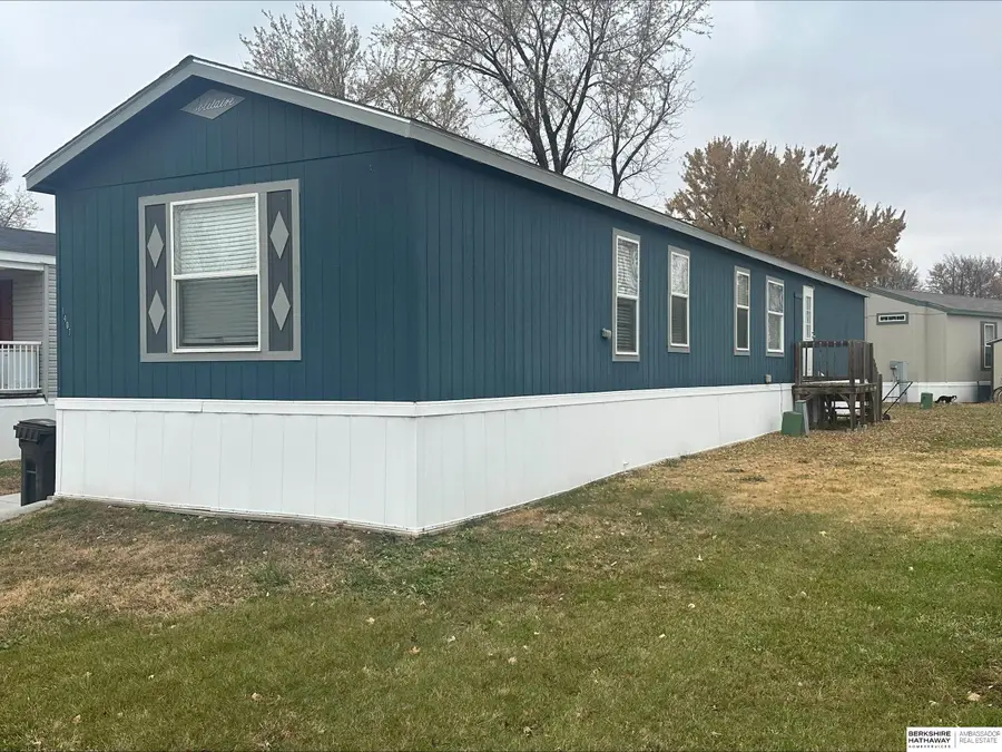 1407 W Commodore Boulevard, Lincoln, NE 68522 - #3