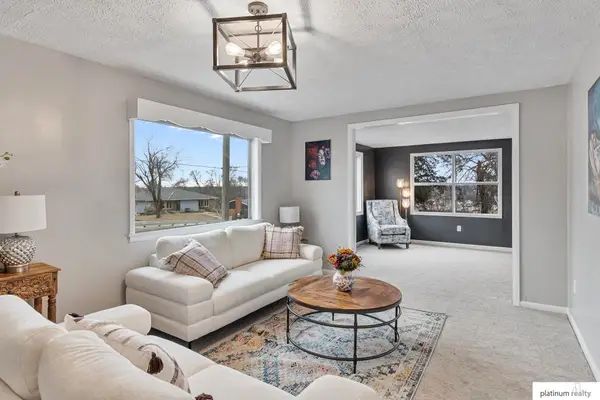 9635 Maple Street, Omaha, NE 68134