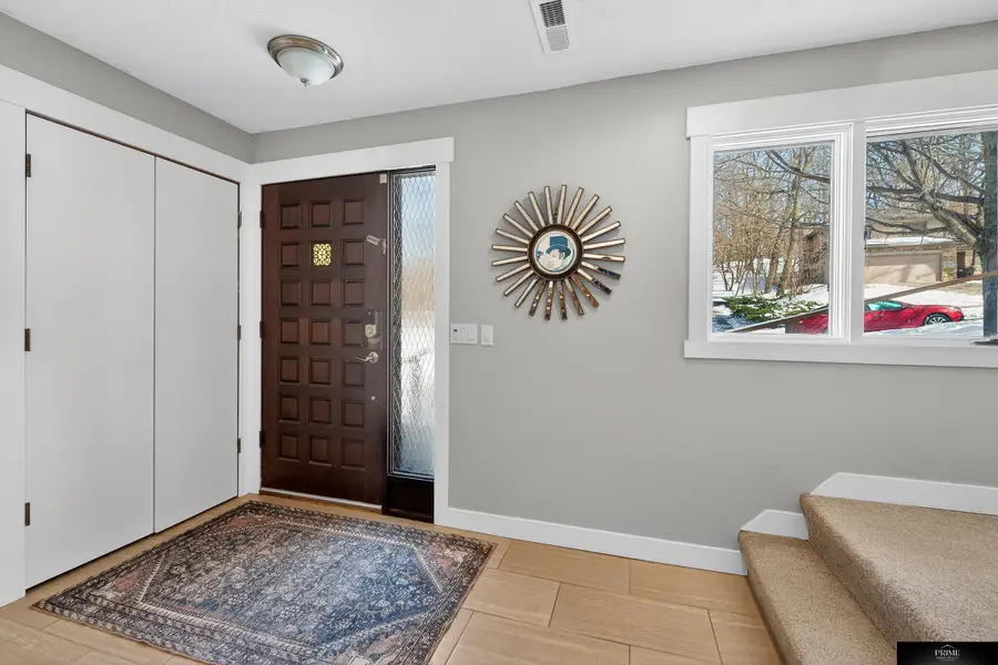 8906 N 52 Avenue, Omaha, NE 68152 - #3