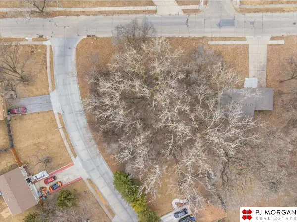 7166 N 51st Street, Omaha, NE 68152