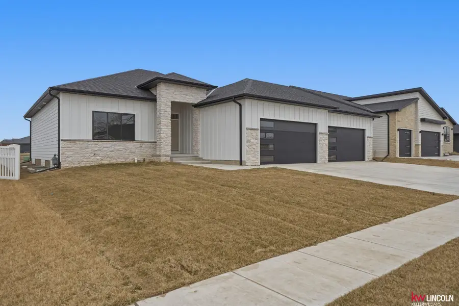 3510 Tree Line Drive, Lincoln, NE 68516 - #2