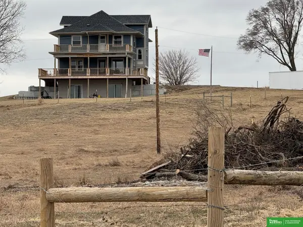 530 County Road 34, Tekamah, NE 68061