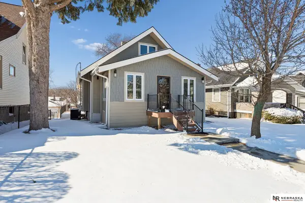 3064 S 33rd Street, Omaha, NE 68105