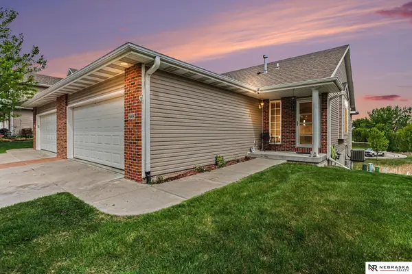 8604 Ridge Hollow Drive, Lincoln, NE 68526