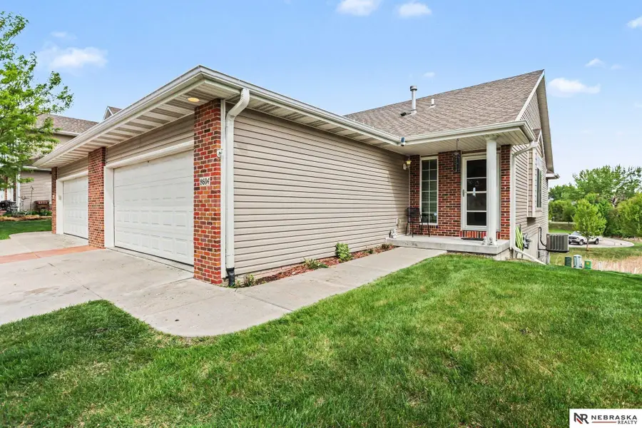 8604 Ridge Hollow Drive, Lincoln, NE 68526 - #2