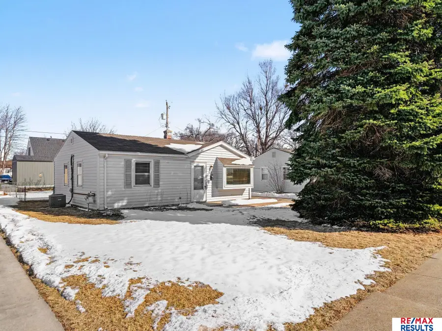 1004 W 31 Avenue, Bellevue, NE 68005 - #2