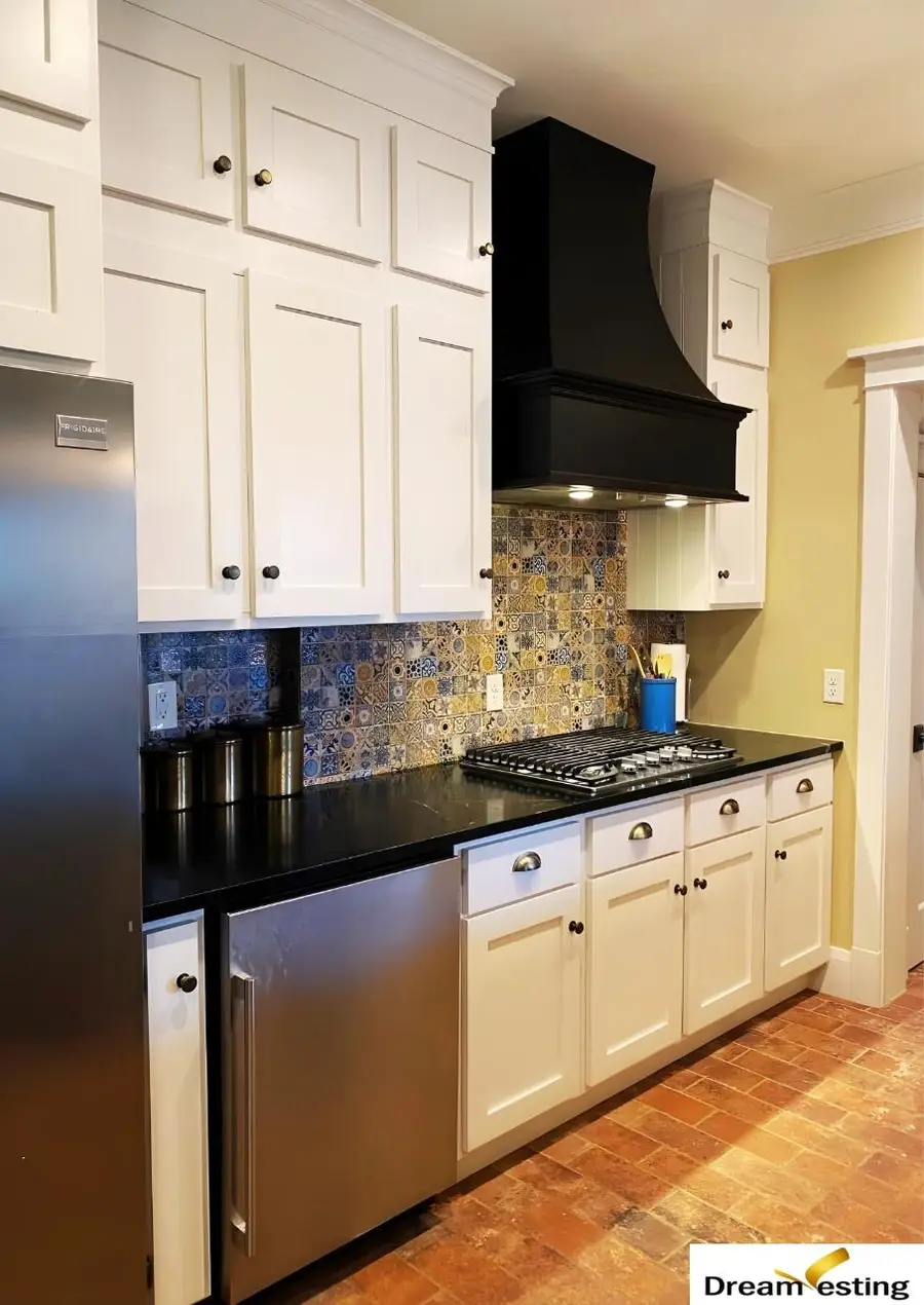 1742 S 32nd Avenue, Omaha, NE 68105 - #2