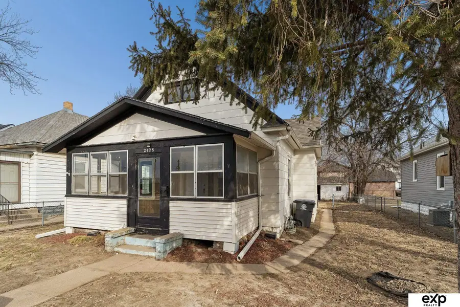 2128 A Avenue, Council Bluffs, IA 51501 - #2