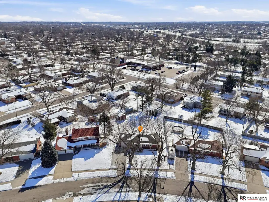 4120 Loveland Drive, Lincoln, NE 68506 - #2