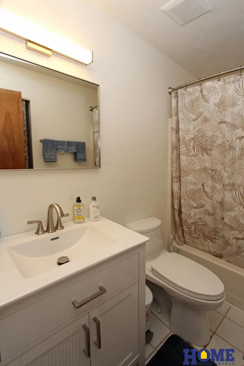 230 Parkside Lane, Lincoln, NE 68521 - #3