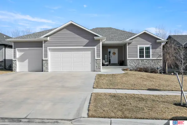 1720 NW 54th Street, Lincoln, NE 68528