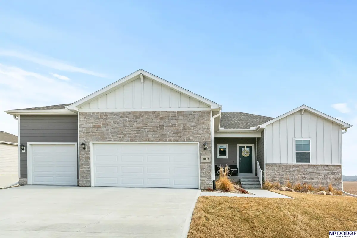 9003 Alexandra Road, Papillion, NE 68157 - #1