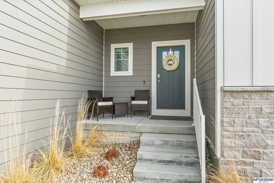 9003 Alexandra Road, Papillion, NE 68157 - #2