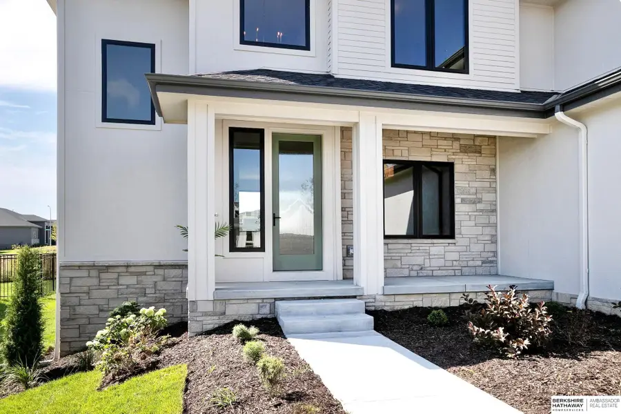 20617 Hartman Avenue, Elkhorn, NE 68022 - #2