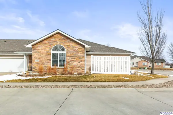 8661 N 162 Plaza, Bennington, NE 68007