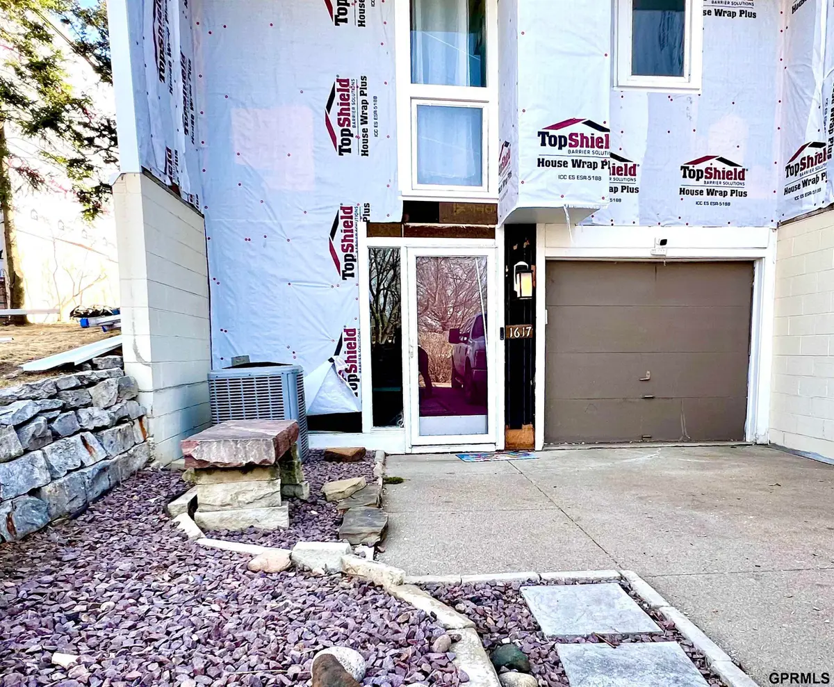 1617 N 109 Plaza, Omaha, NE 68154 - #1