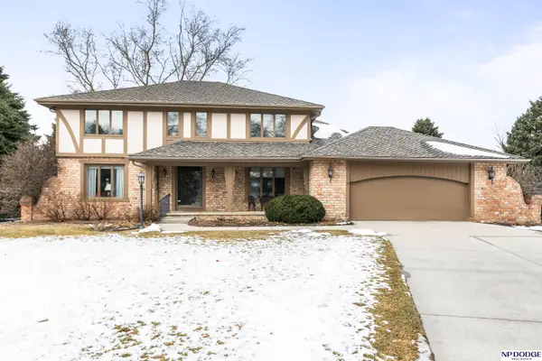 9806 Bloomfield Drive, Omaha, NE 68114