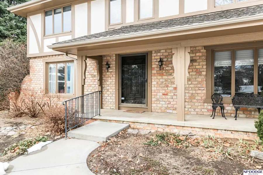 9806 Bloomfield Drive, Omaha, NE 68114 - #2