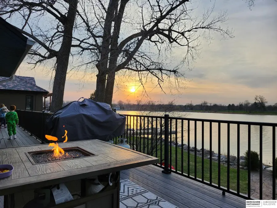 111 Shoreline Drive, Carter Lake, IA 51510 - #2