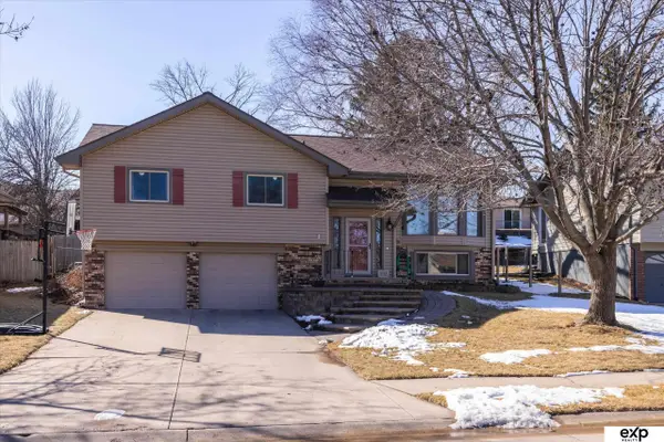 13563 W Circle, Omaha, NE 68137