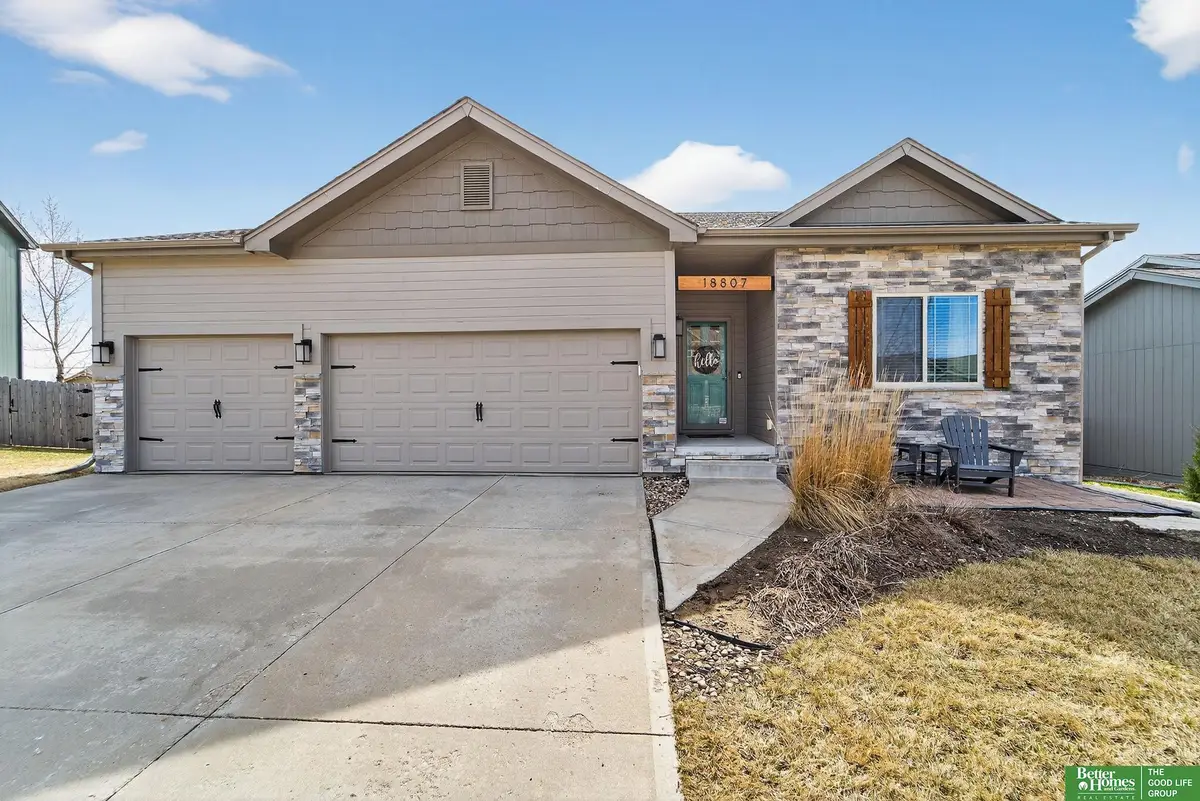 18807 Cottonwood Street, Omaha, NE 68136 - #1