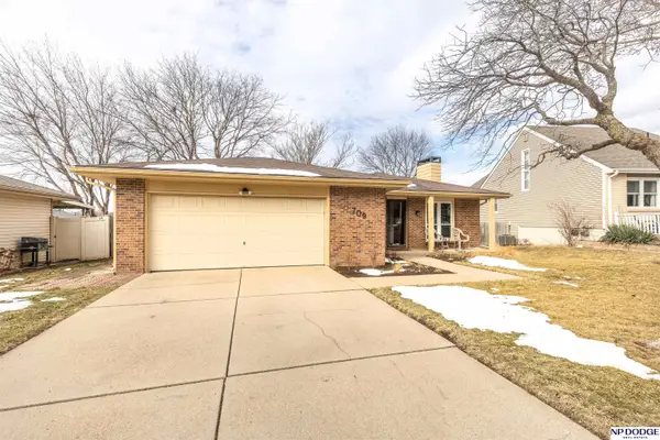 709 Sunny Slope Road, Lincoln, NE 68505