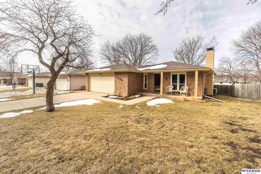 709 Sunny Slope Road, Lincoln, NE 68505 - #2