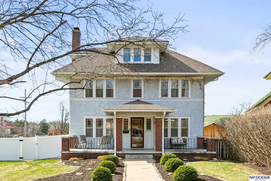 102 N 55 Street, Omaha, NE 68132 - #2