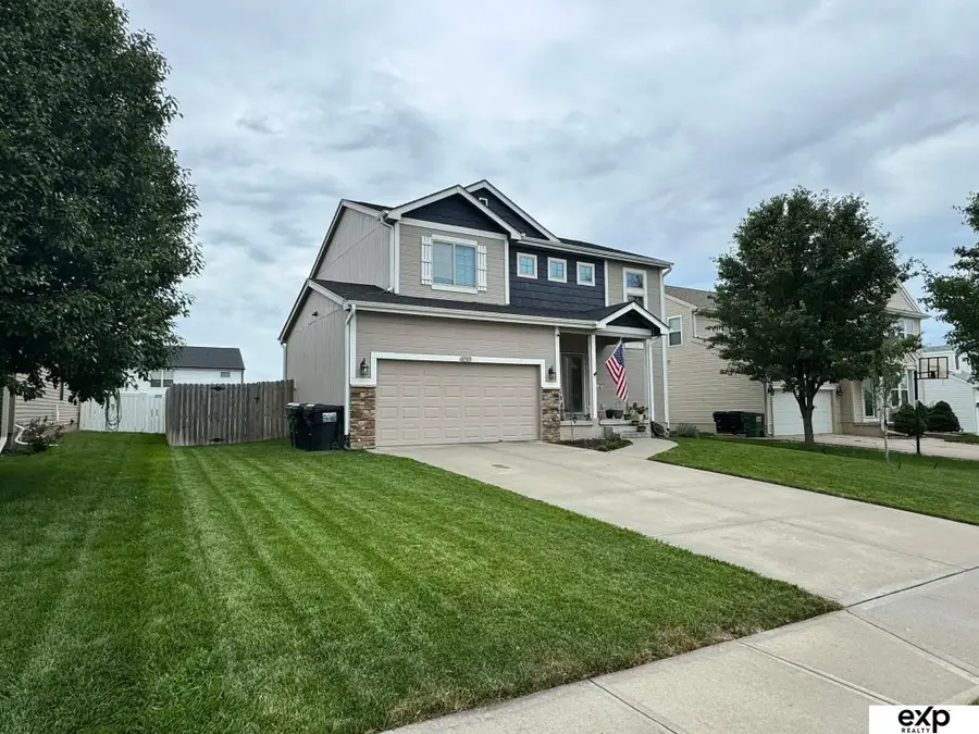 8707 S 68th Street, Papillion, NE 68133 - #3