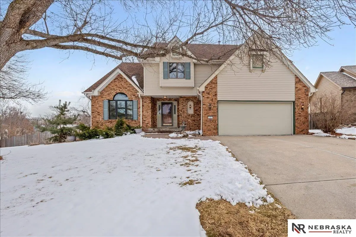 501 Kent Drive, Papillion, NE 68046 - #1