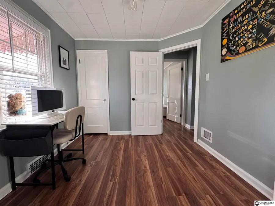 8304 Oakwood Street, Omaha, NE 68127 - #3