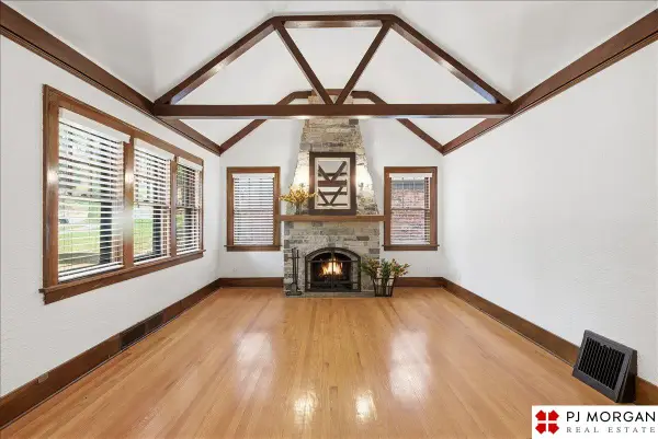 5116 Parker Street, Omaha, NE 68104