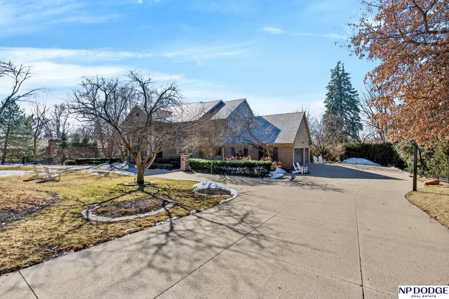 206 Fairacres Road, Omaha, NE 68132 - #3