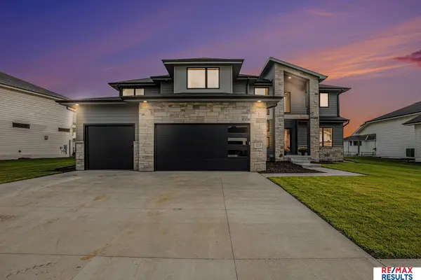 21119 Ellison Avenue, Elkhorn, NE 68022