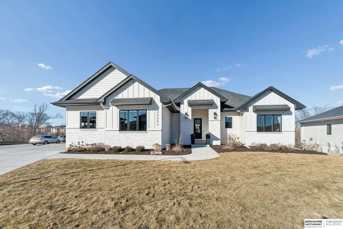 20542 Hartman Avenue, Elkhorn, NE 68022 - #1