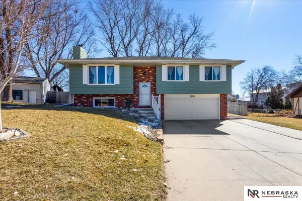 6309 Tanglewood Circle, Lincoln, NE 68516