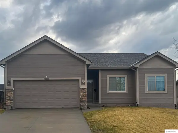 8813 S 69 Circle, Papillion, NE 68133-0000