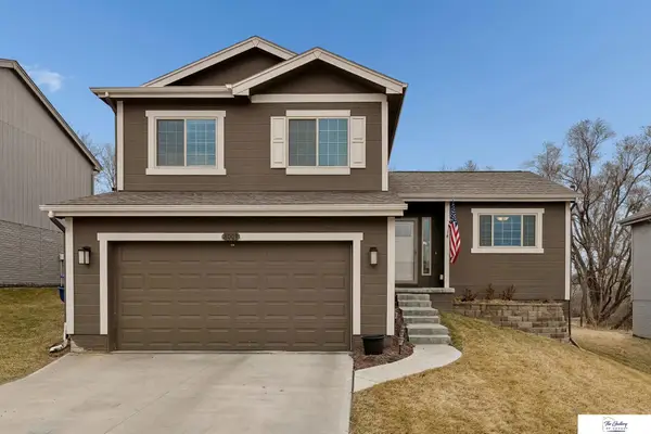 8009 N 84 Street, Omaha, NE 68122