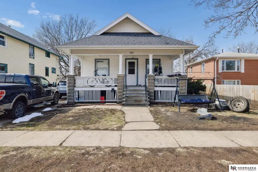833 S 29 Street, Lincoln, NE 68502 - #2