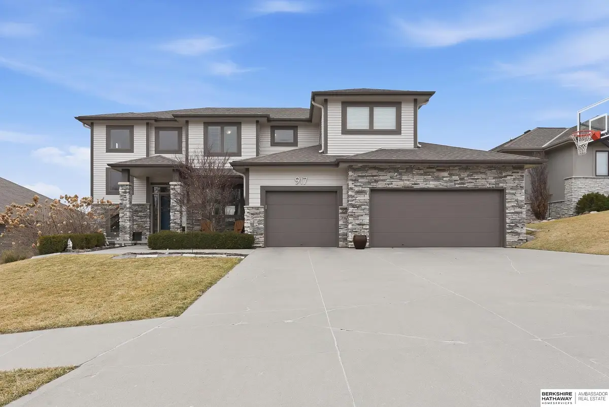 917 S 185th Street, Chicago, NE 68022 - #1